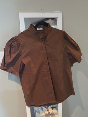 Puff-Sleeve Ruffle-Neck Blouse in Brown